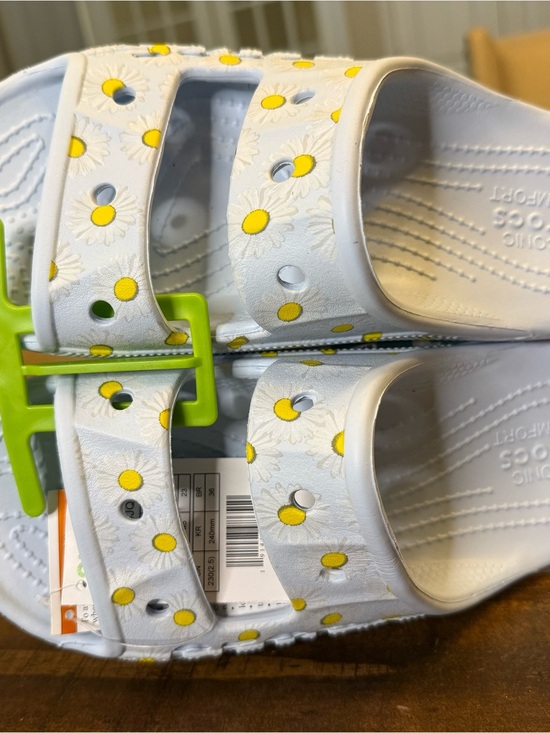 CROCS Shoes - CROCS Women’s Slide Sandals White/Yellow Floral Flower Logo Rubber Slip On 7